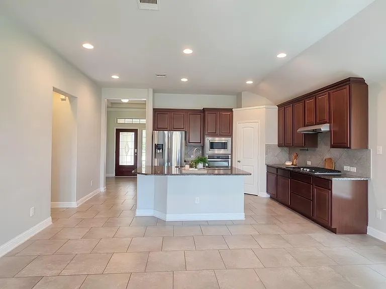 8206 Oxbow Manor Ln — Photo 18