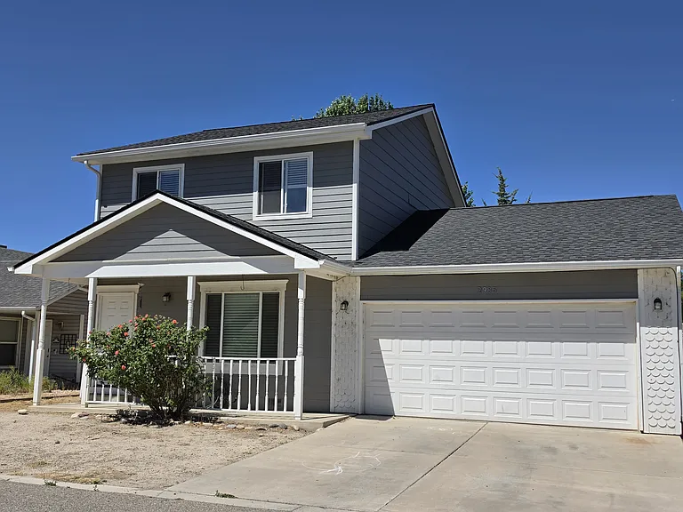 2985 Emerald Cir — Photo 1