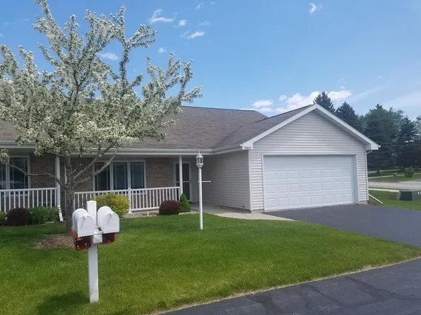 1511 Nutmeg Ct, Sheboygan, WI 53081
