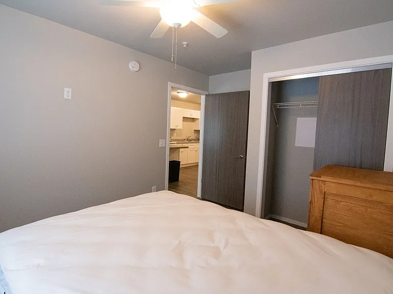 Plaza View Apartments — Photo 4