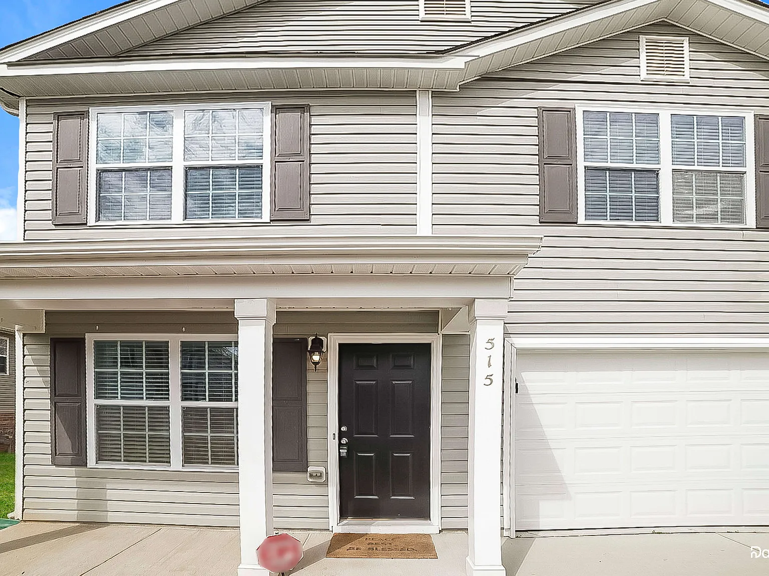 3 bed, 2.5 bath, 1736 sqft, $1,820 — Photo 1
