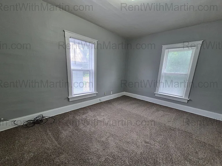 1404 W 2nd St — Photo 9
