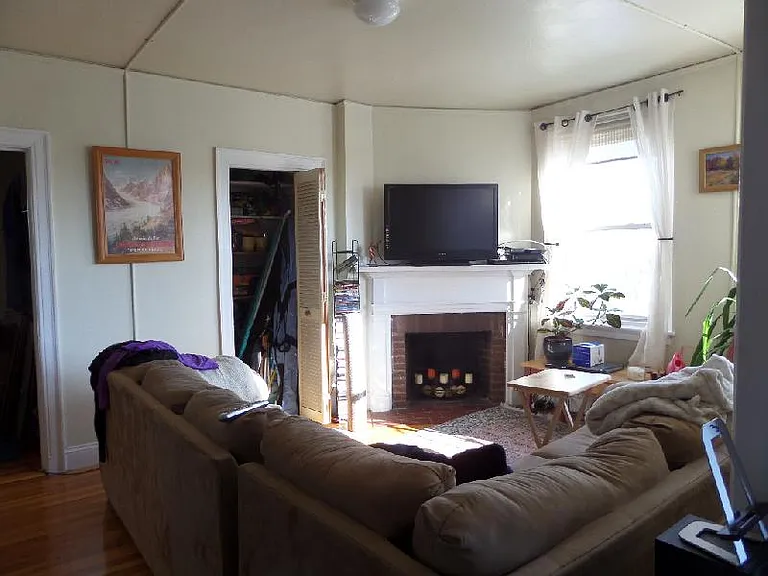 Craigie Cir — Photo 39