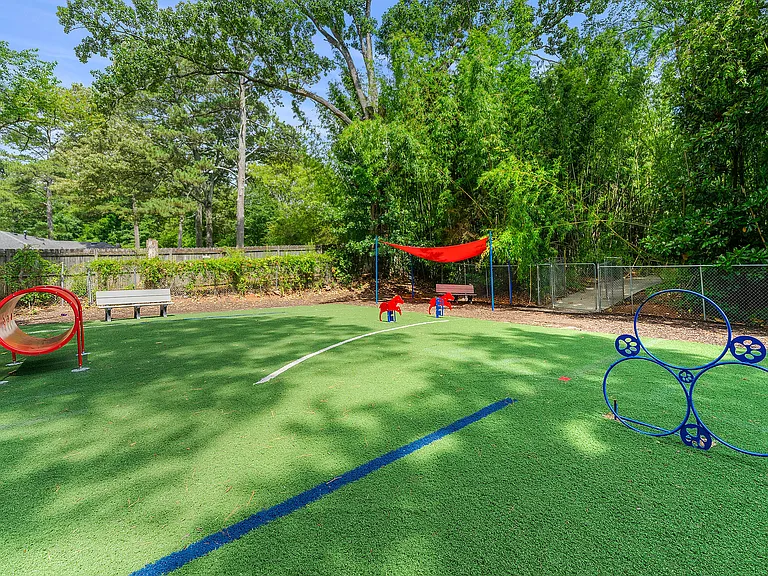 Georgian Oaks Apartments — Photo 34