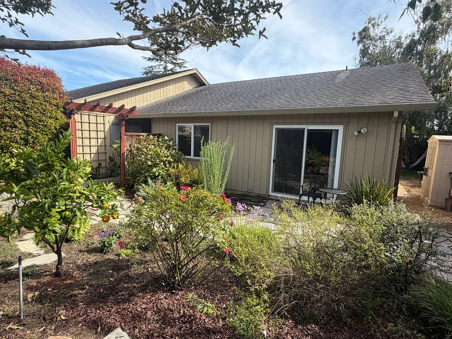 3 bed, 1441 sqft, $4,600 — Photo 3