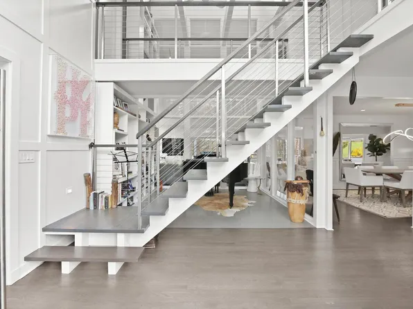 10 Ricki Beth Ln, Old Greenwich, CT 06870