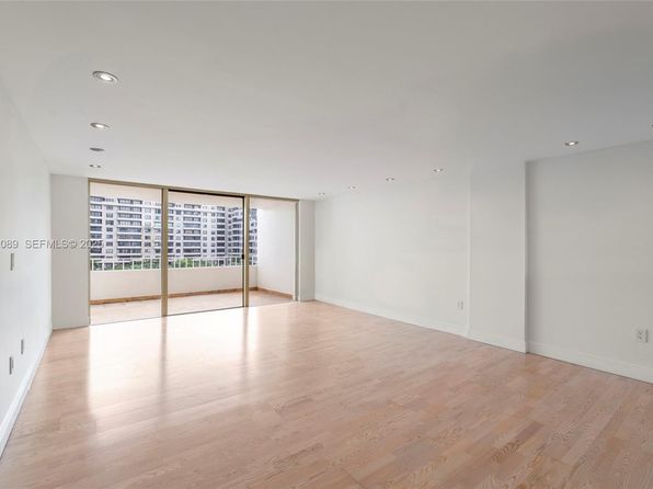 199 Ocean Lane Dr APT 611