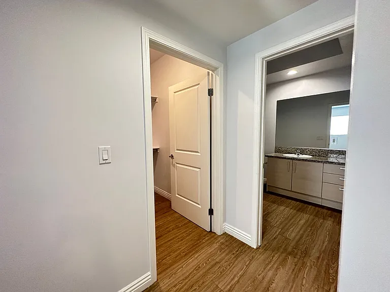 Burnet Apartments — Photo 20