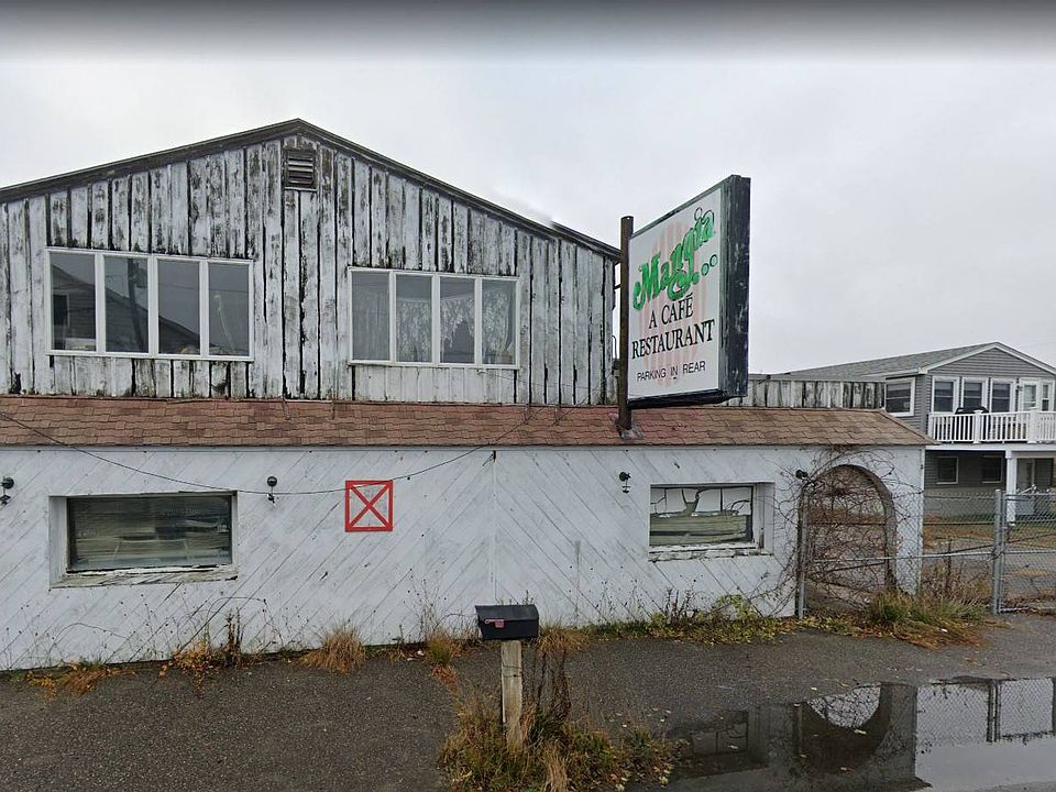 2nd image of 115 N End Blvd