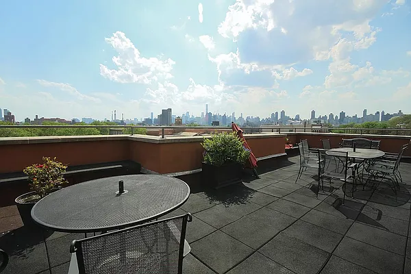 Rented by REALTY QUEST NEW YORK INC | media 9