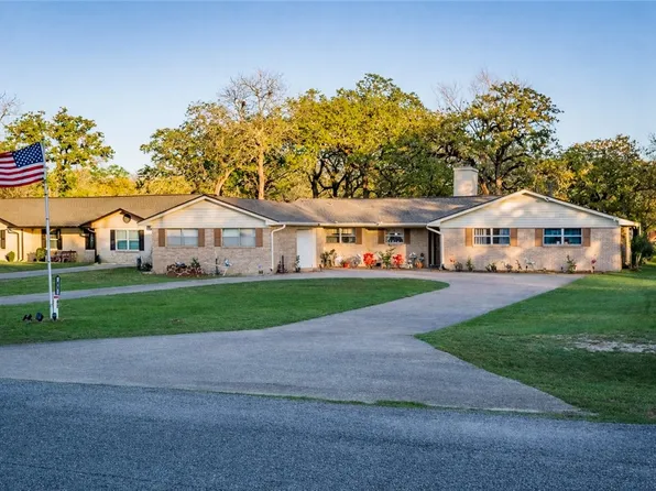 42 Sammy Snead Dr, Hilltop Lakes, TX 77871