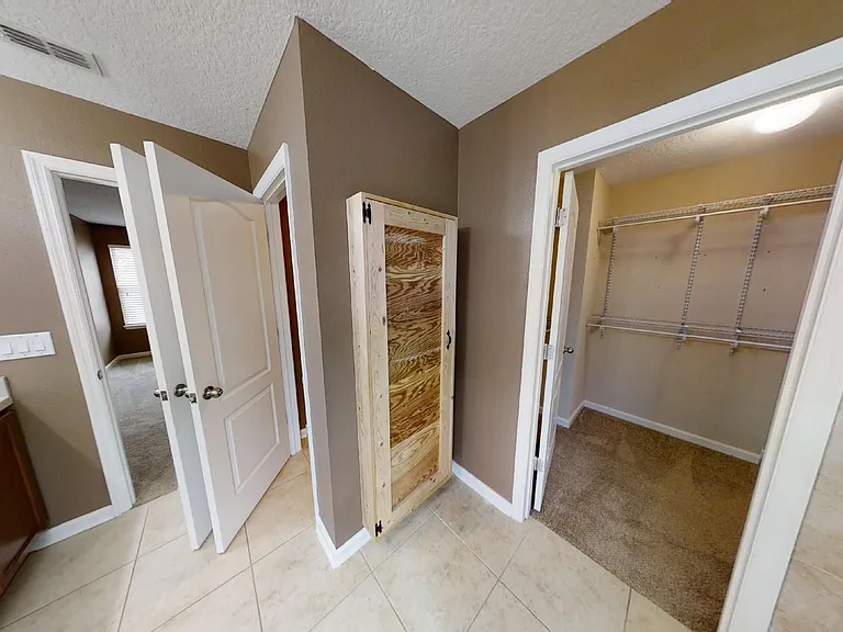 15695 Lexington Park Blvd — Photo 38