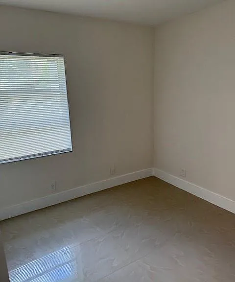 624 NW 13th St #180 — Photo 3