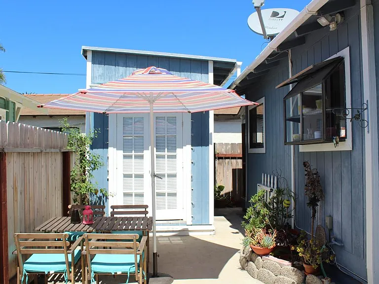 1768 Cable St — Photo 17
