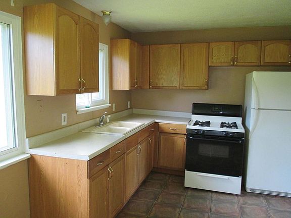 2nd image of 3312 Danbury Crossroad St