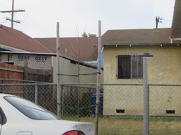 2nd image of 522 W 73rd St