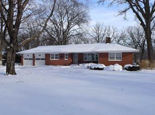 1796 Maple Dr, Charles City, IA 50616