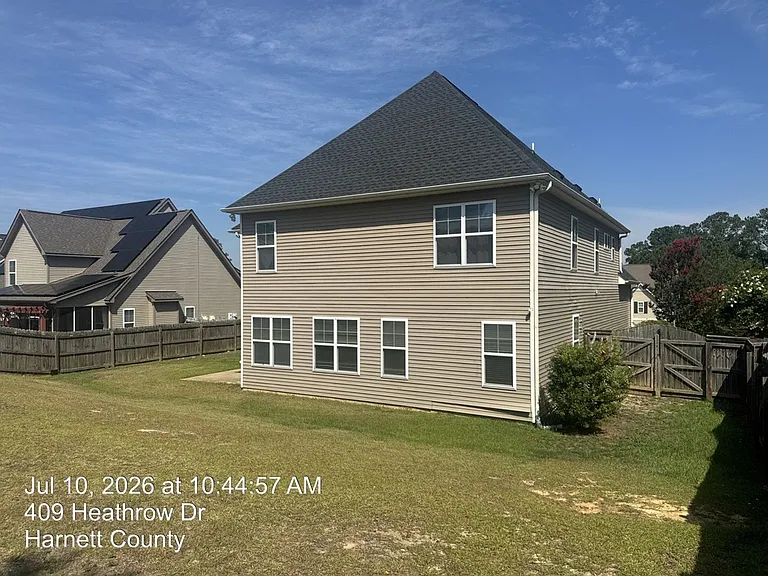 395 Heathrow Dr — Photo 5