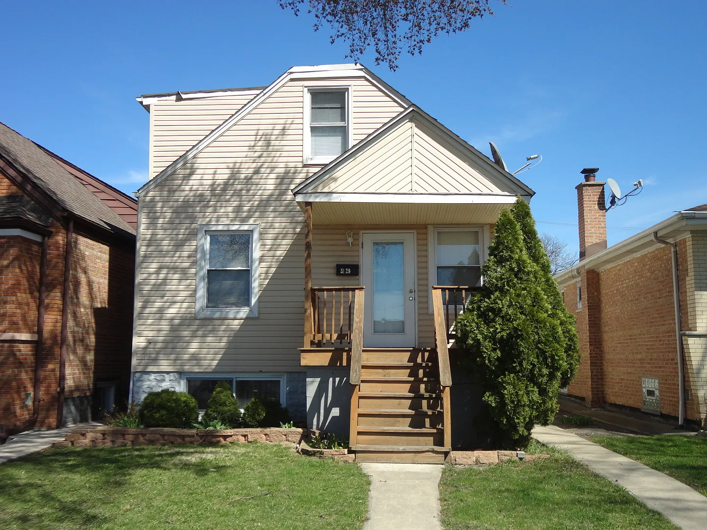 5129 S Latrobe Ave photo 1