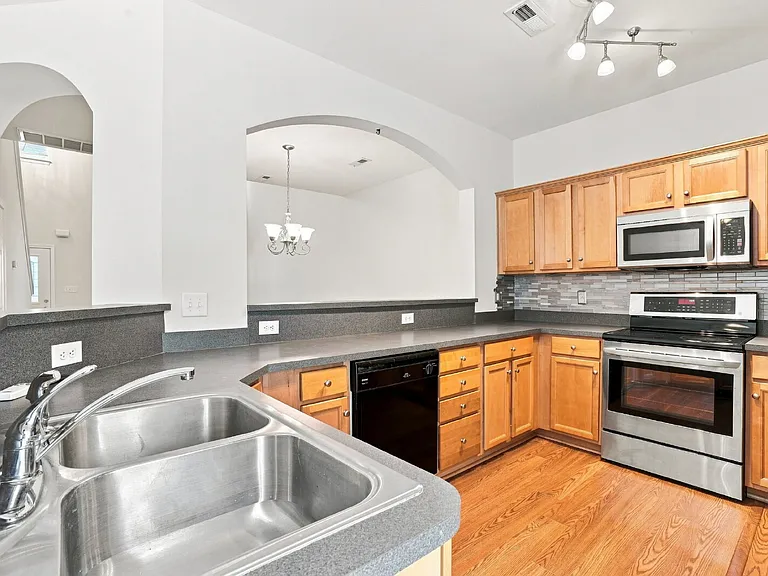 345 Doughton Ln — Photo 9