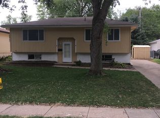 7713 Park View Blvd, Omaha, NE 68128