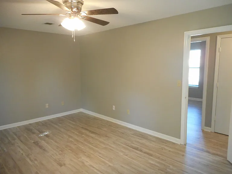 2825 Crosscreek Rd — Photo 12