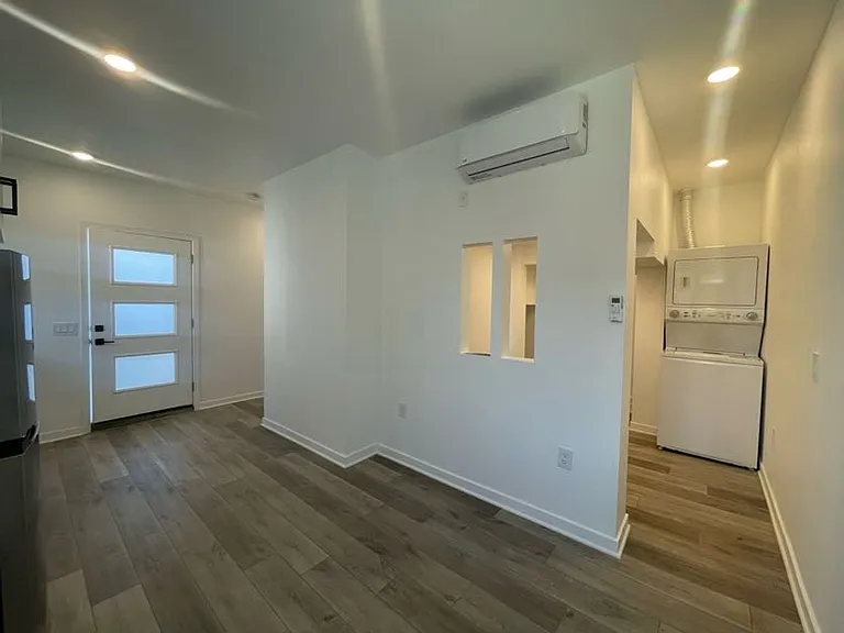2718 Bomberry St — Photo 5