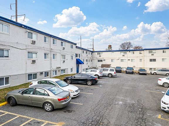4th image of 631 W Fisher Ave #C04