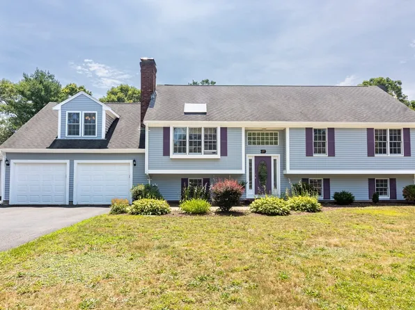 37 Yearling Run Rd, Bourne, MA 02532