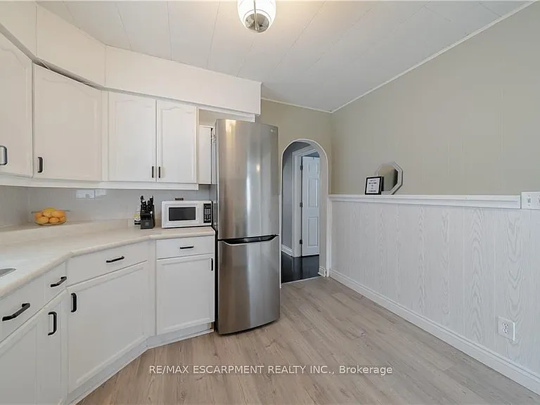 22 Concord Ave — Photo 6