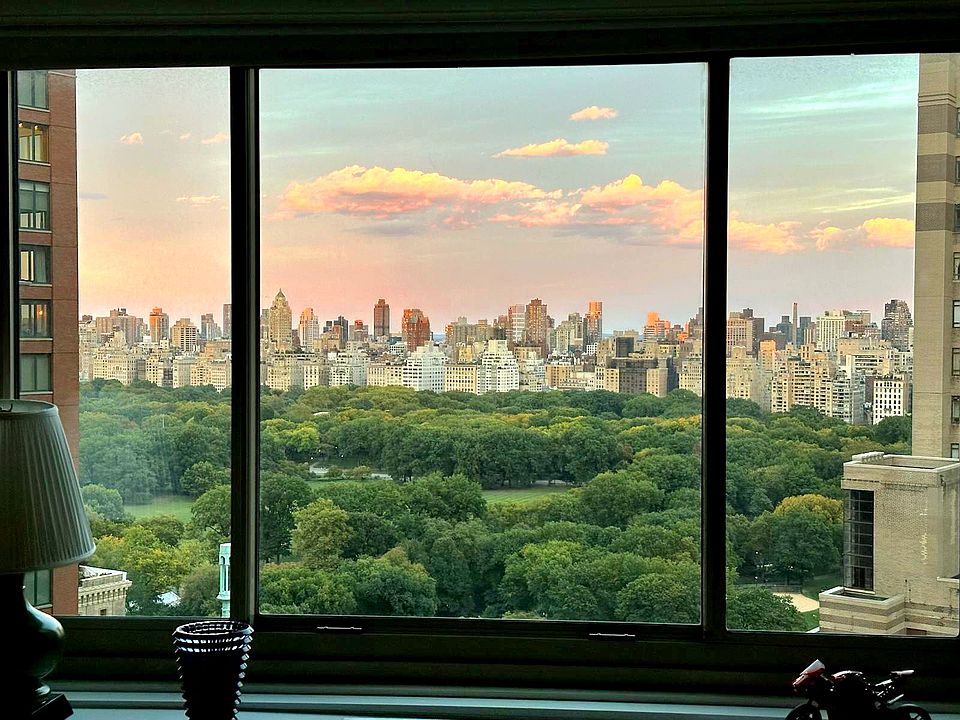 1st image of 30 W 63rd St APT 28V