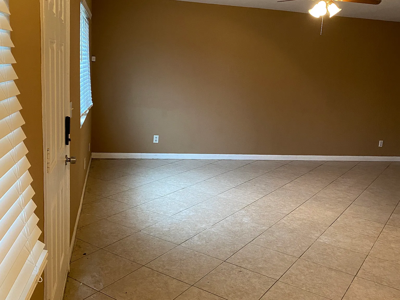 16510 Lakeshore Dr — Photo 4