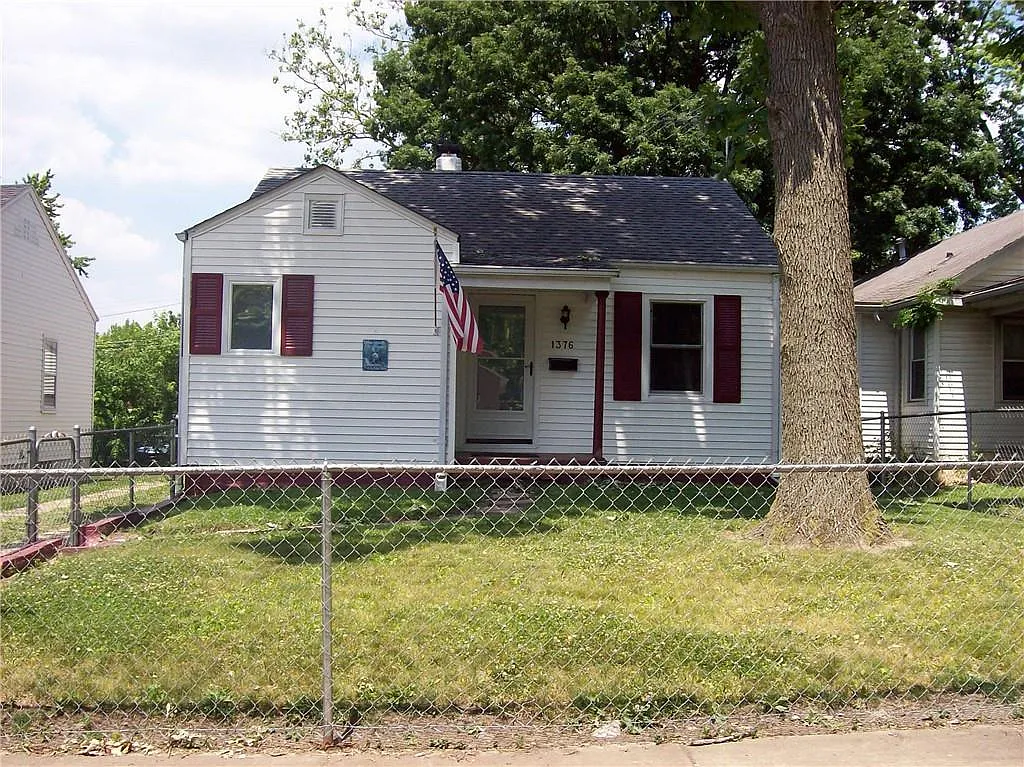 1376 E Decatur St photo 1
