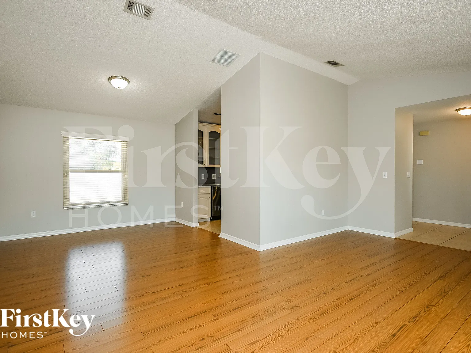 4 bed, 2.0 bath, 1773 sqft, $2,145 — Photo 4