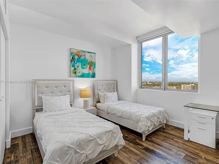 2600 E Hallandale Beach Blvd #T3302 — Photo 21