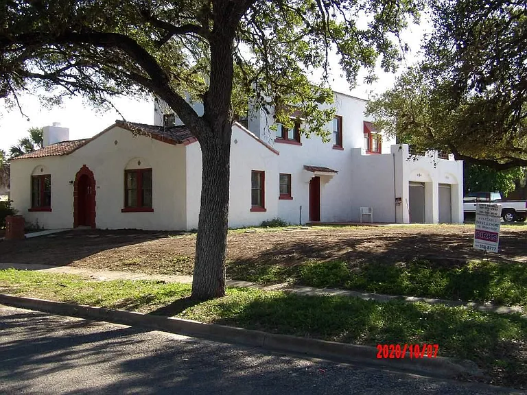 206 S 4th St, Kenedy, TX 78119 | Zillow