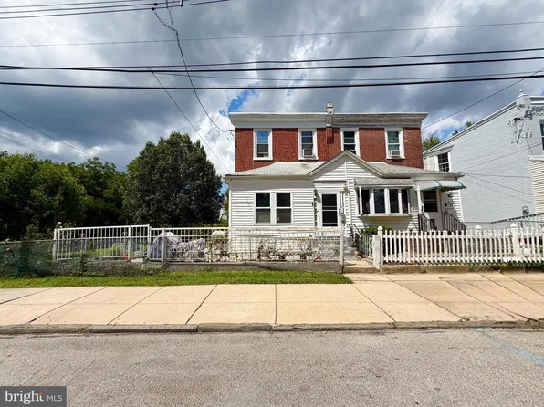 32 S 12th St, Darby, PA 19023