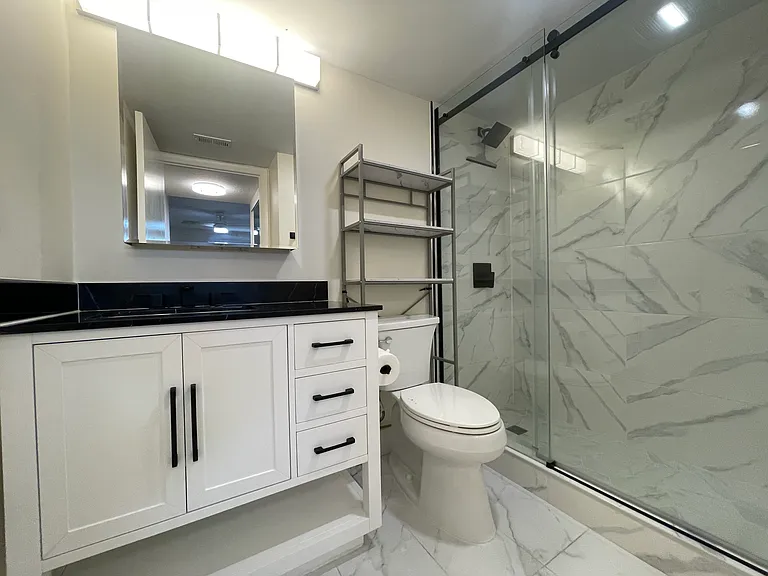 2811 N Oakland Forest Dr #102 — Photo 14