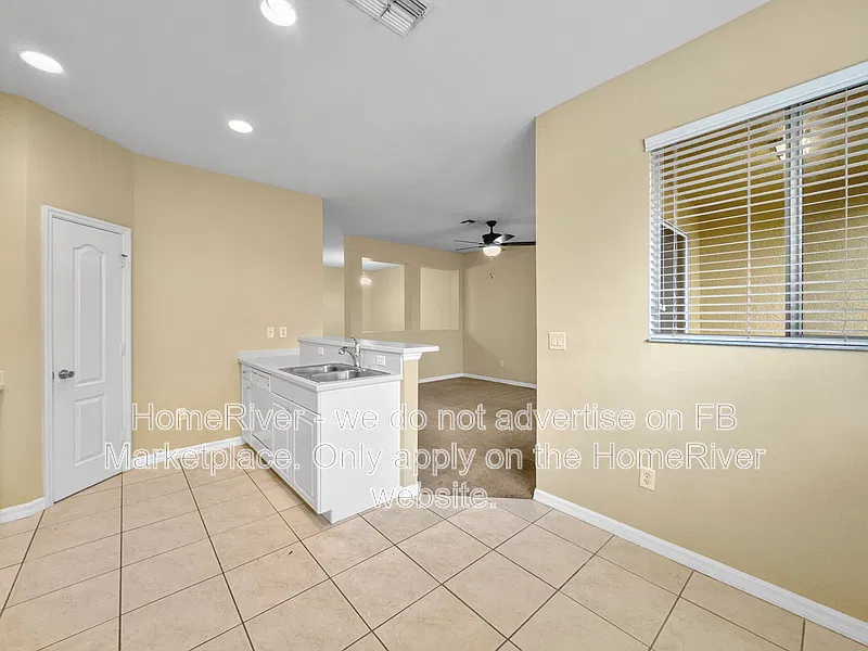 4 bed, 2.0 bath, 1880 sqft, $2,100 — Photo 2