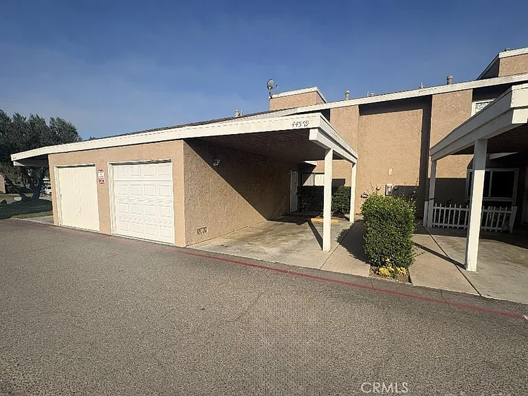 44579 La Paz Rd — Photo 1