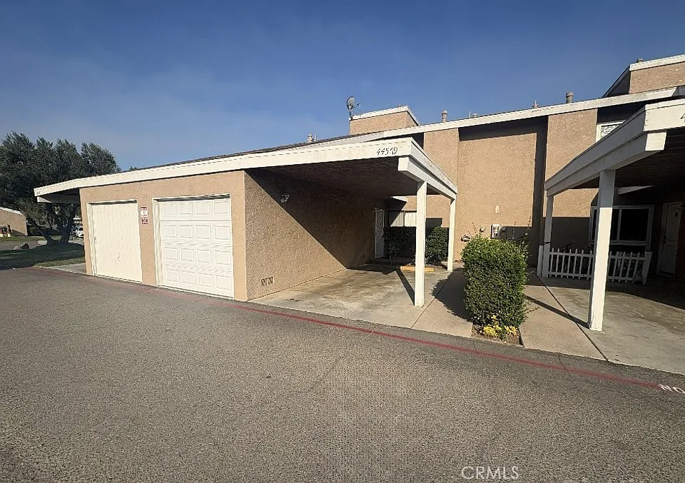 44579 La Paz Rd
