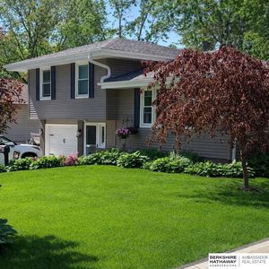9157 Meadow Dr, Omaha, NE, 68114