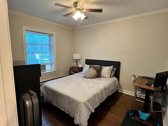3rd image of 2147-2151 N Fremont St #1S