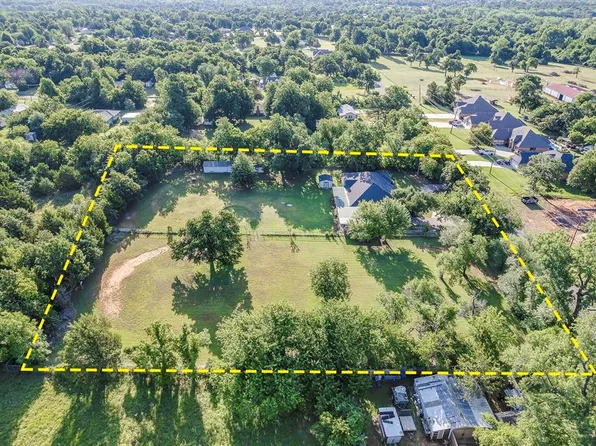 10125 NE 4th St, Midwest City, OK 73130