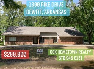 1300 Pike Dr, Dewitt, AR 72042