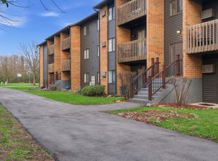 621 Virginia Rd APT 107, Crystal Lake, IL 60014