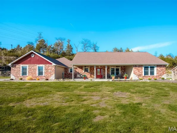 3275 Echo Lake Dr, Eureka, MO 63025