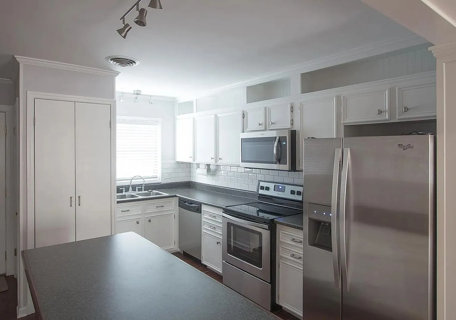 3000 Golden Rd. Unit 7 2 bedroom townhome — Photo 3