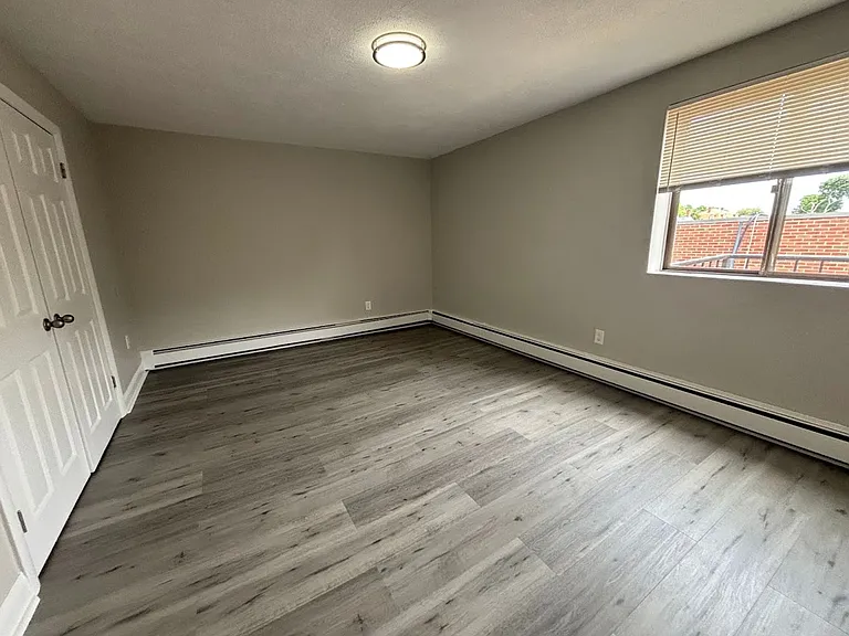 Harvard Street Apartments — Photo 4
