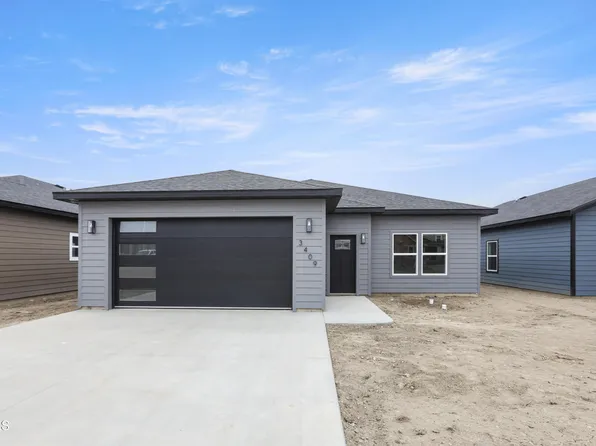 3409 35th St W, Williston, ND 58801